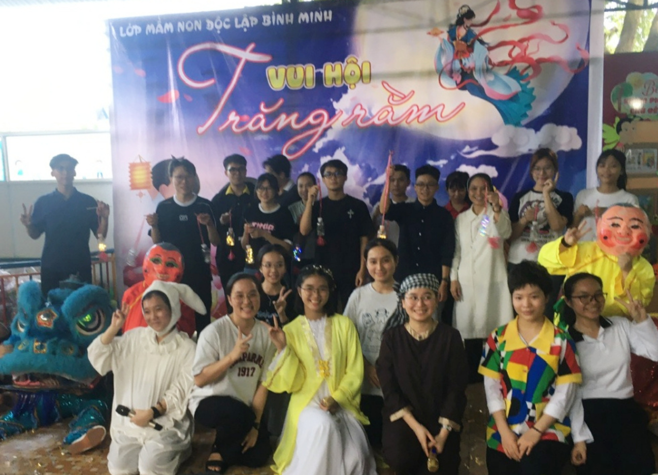 Vầng trăng yêu hy vọng