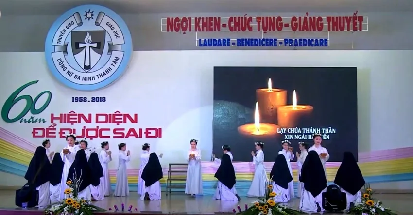 Album mừng 60 năm — ảnh 2