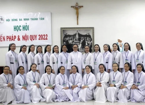 Bản tin nhanh tuần học hỏi Hiến pháp và Nội quy - nhóm 7
