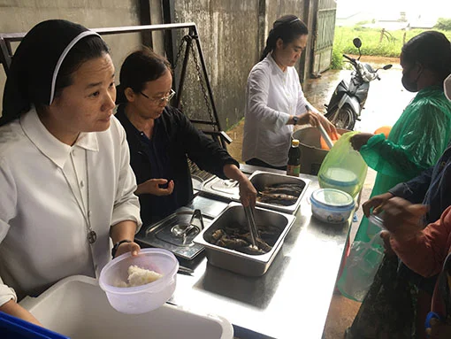 Cơm 0 đồng: từ sự cảm thương đến hành động — ảnh 3
