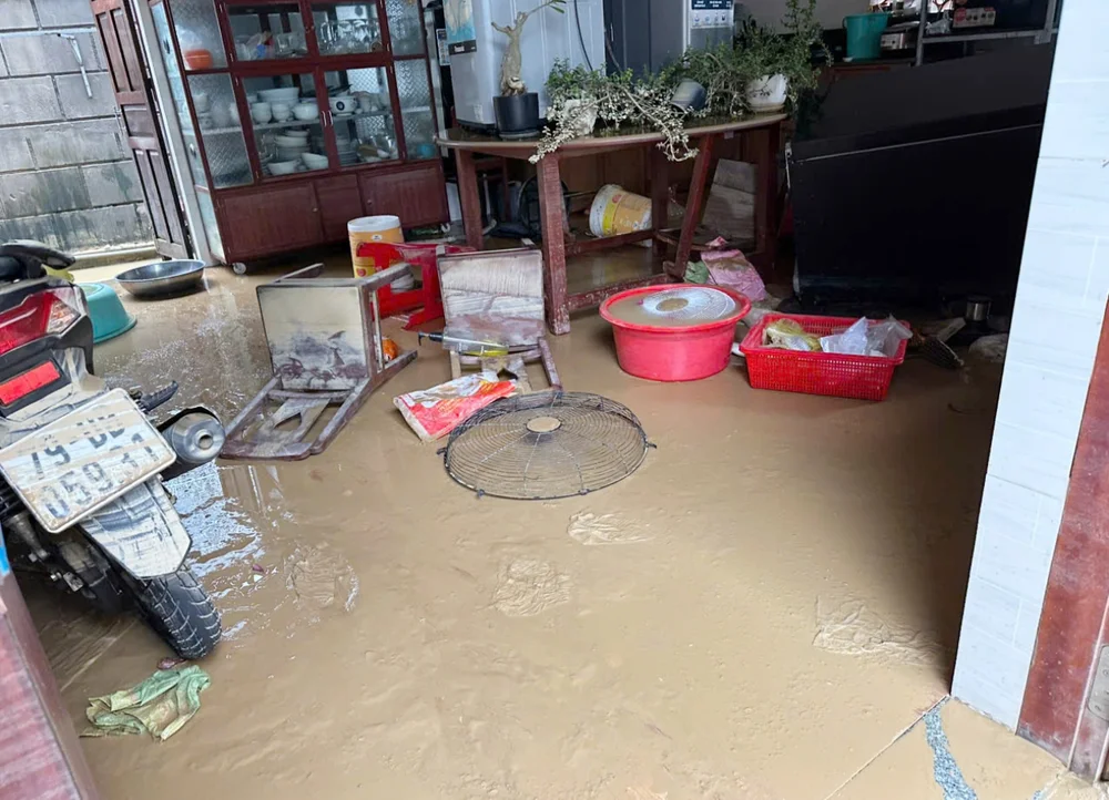 Cứu trợ lũ lụt tại Giáo xứ Đại Điền, Diên Khánh – Gp. Nha Trang — ảnh 2