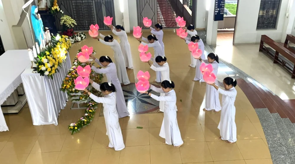 Dâng hoa 2025 — ảnh 6