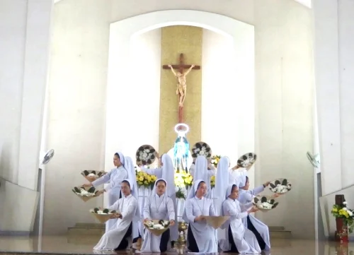 Dâng Mẹ