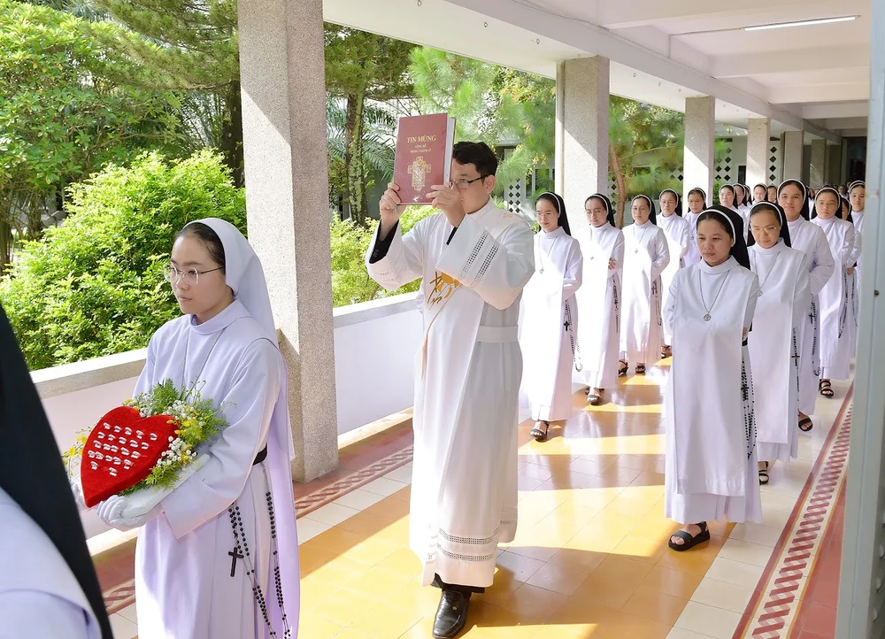 Hình ảnh Thánh lễ Tạ ơn và Nghi thức khấn Dòng năm 2025 — ảnh 3