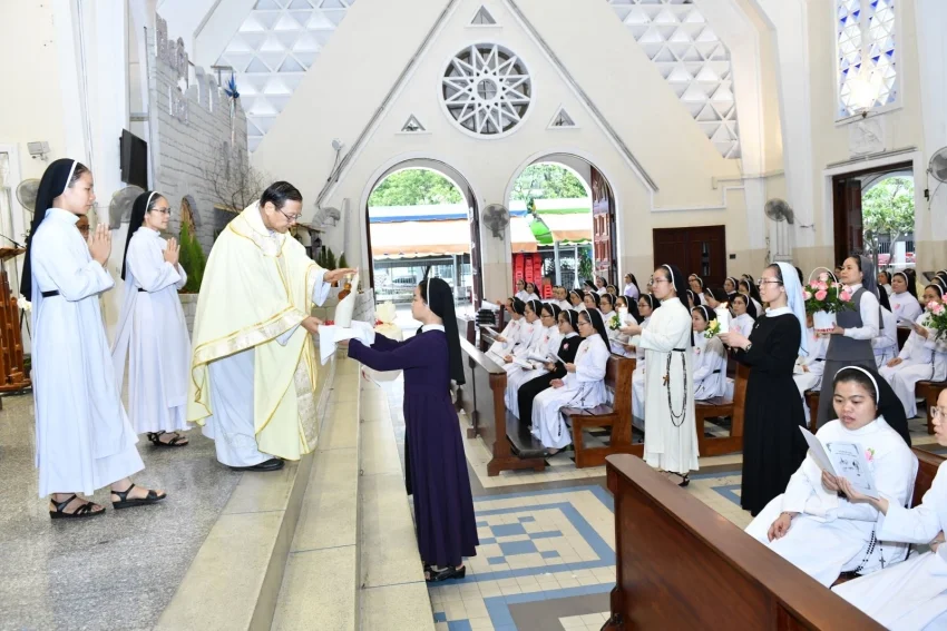 Học viện liên dòng Thánh Tôma Aquino - mừng Bổn mạng và nhận Văn bằng Tốt nghiệp năm 2023 — ảnh 12