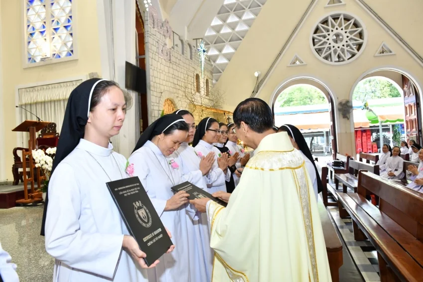 Học viện liên dòng Thánh Tôma Aquino - mừng Bổn mạng và nhận Văn bằng Tốt nghiệp năm 2023 — ảnh 19
