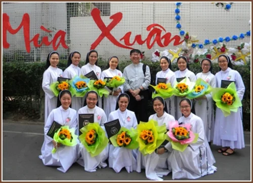 Học viện Liên dòng thánh Tôma Aquinô Niềm vui ngày nhận Văn bằng Tốt nghiệp năm 2019