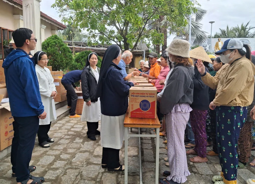 Khi những chiếc nồi cơm điện sưởi ấm lòng người — ảnh 6