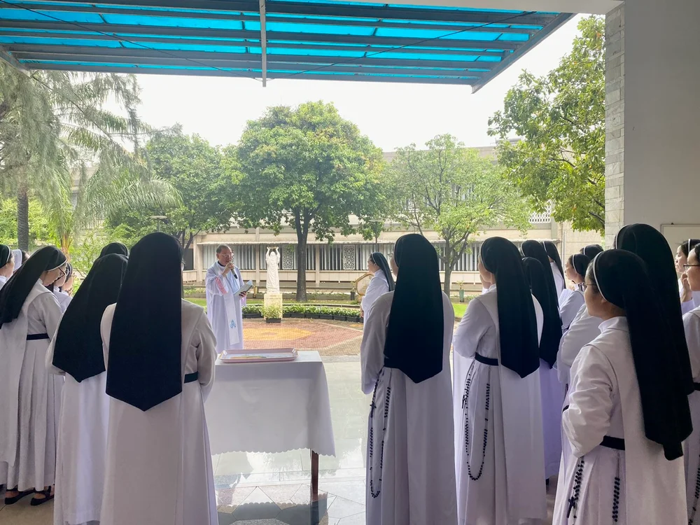 Làm phép tượng Thánh Catarina Siena — ảnh 5