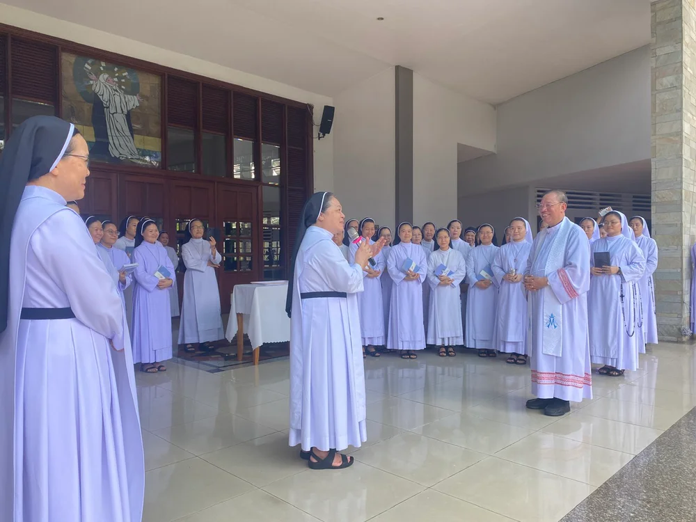 Làm phép tượng Thánh Catarina Siena — ảnh 15