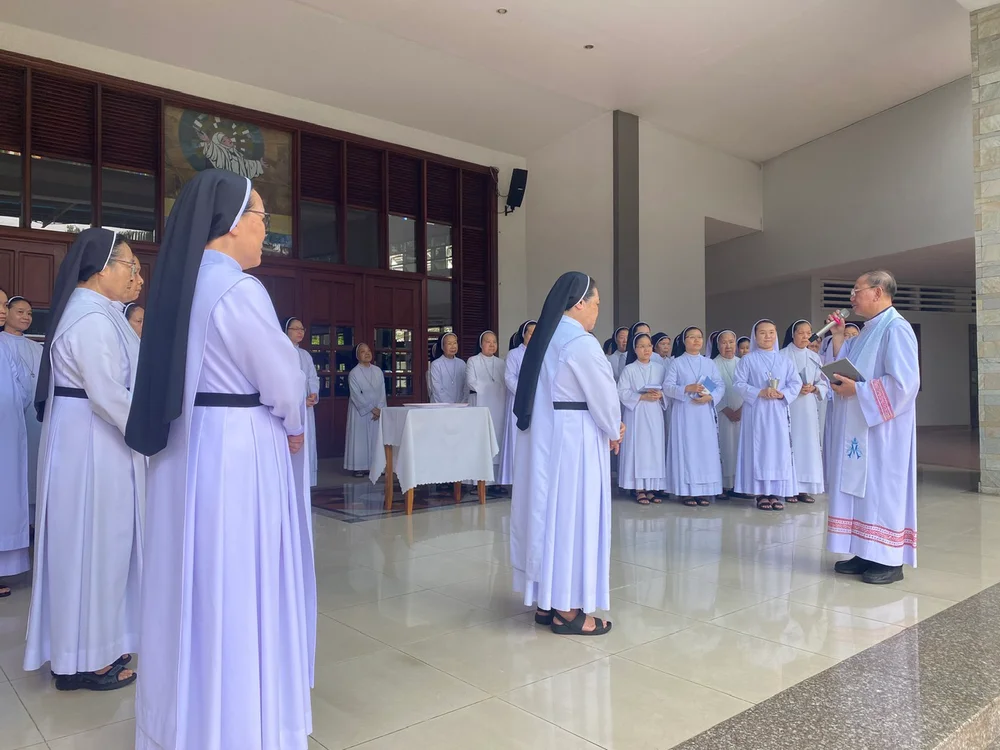 Làm phép tượng Thánh Catarina Siena — ảnh 6