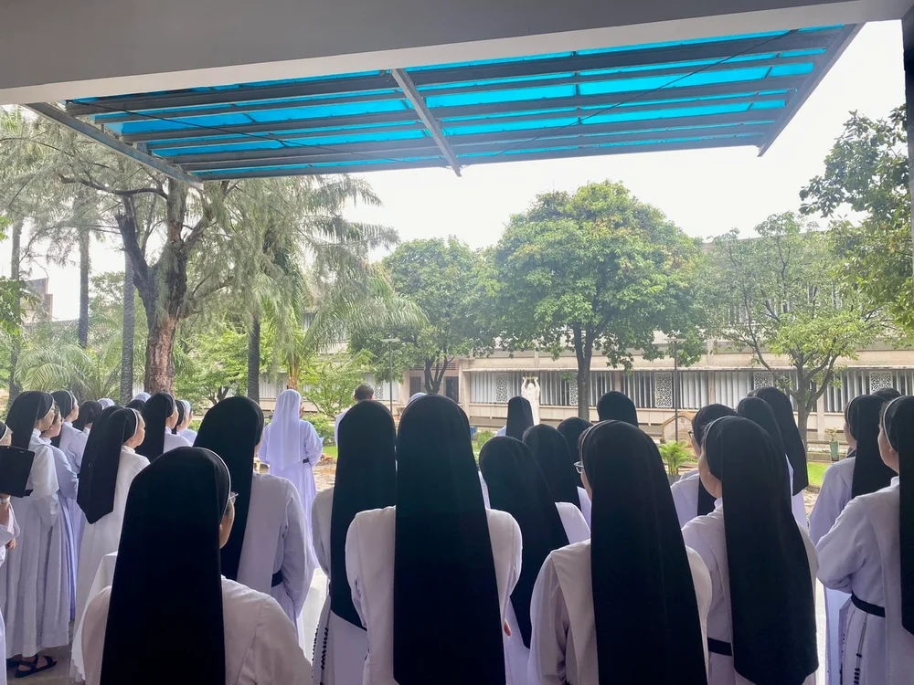 Làm phép tượng Thánh Catarina Siena — ảnh 7