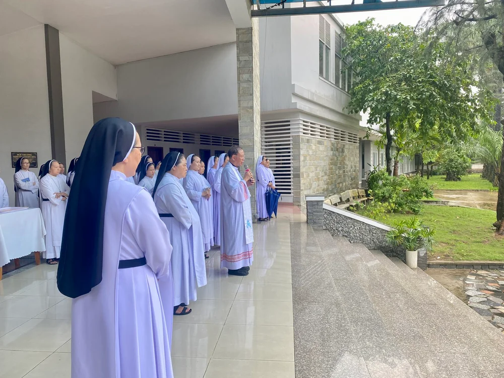 Làm phép tượng Thánh Catarina Siena — ảnh 11