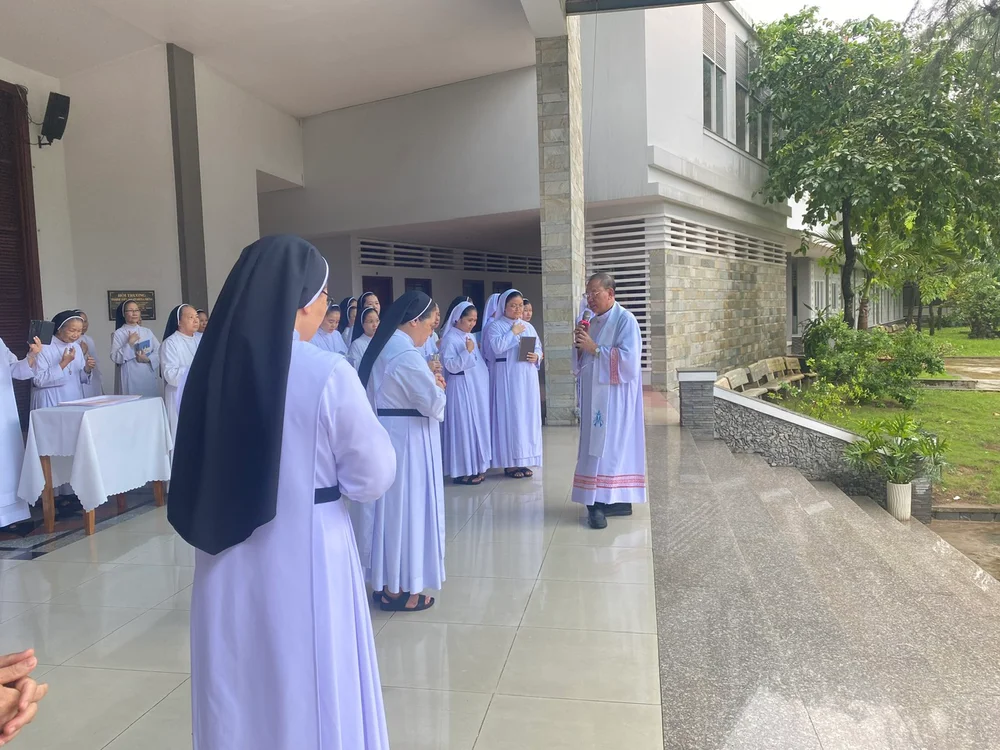 Làm phép tượng Thánh Catarina Siena — ảnh 12