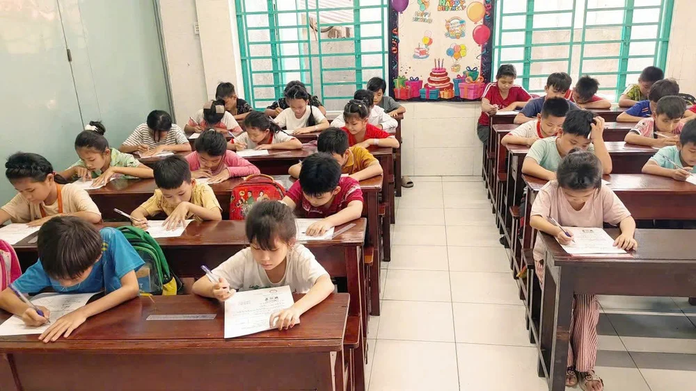 Lớp học dành cho trẻ em di dân — ảnh 2