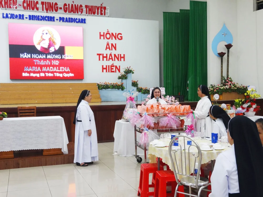 Mừng Bổn mạng Bề trên Tổng quyền — ảnh 9