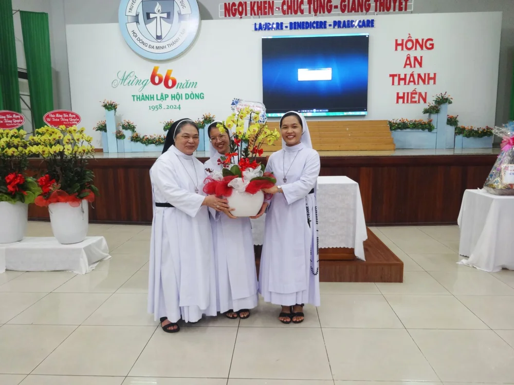 Mừng Bổn mạng Bề trên Tổng quyền — ảnh 12