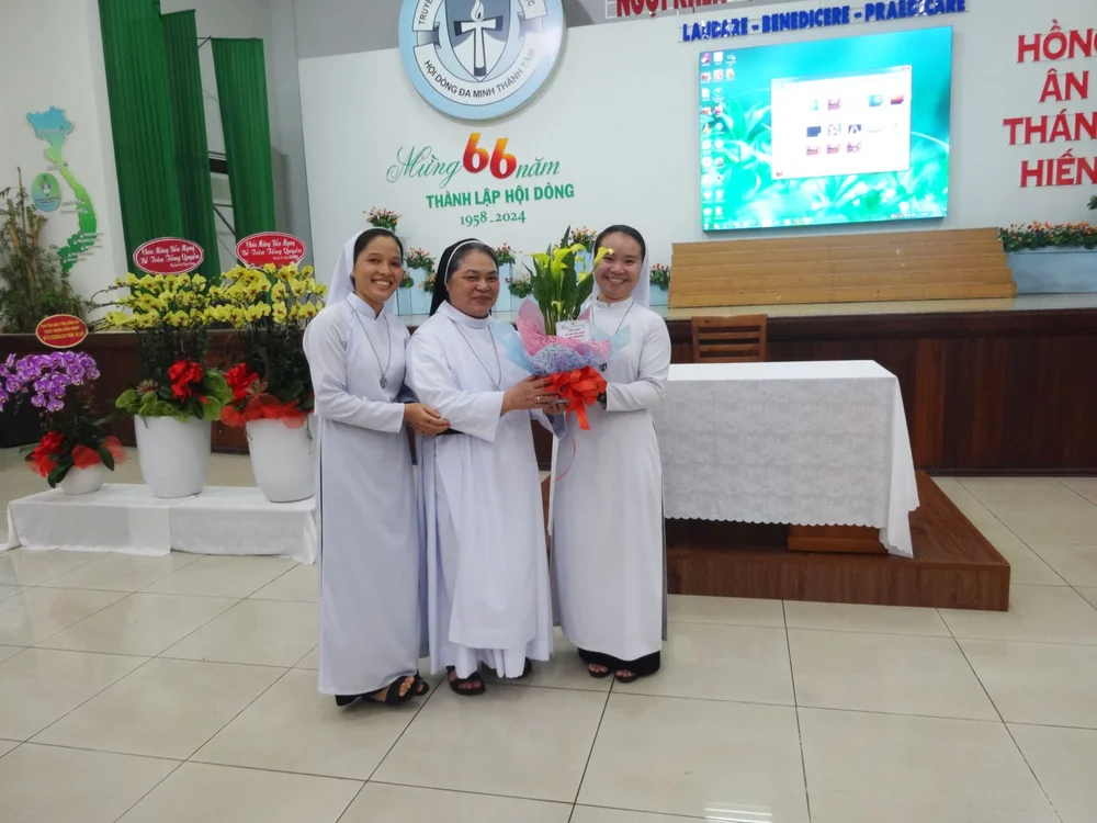 Mừng Bổn mạng Bề trên Tổng quyền — ảnh 13