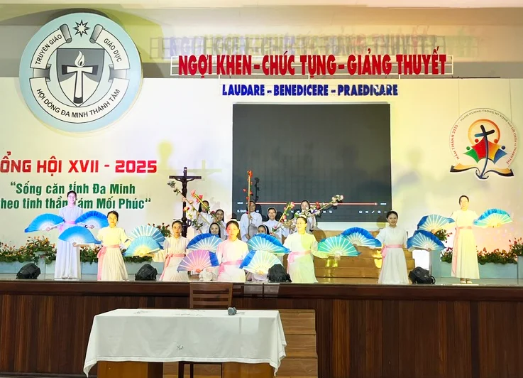 Mừng Bổn Mạng Bề trên Tổng quyền — ảnh 1