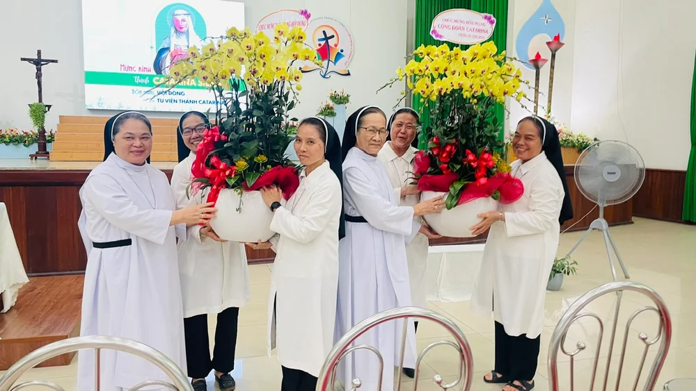 Mừng kính thánh Catarina Siena — ảnh 8