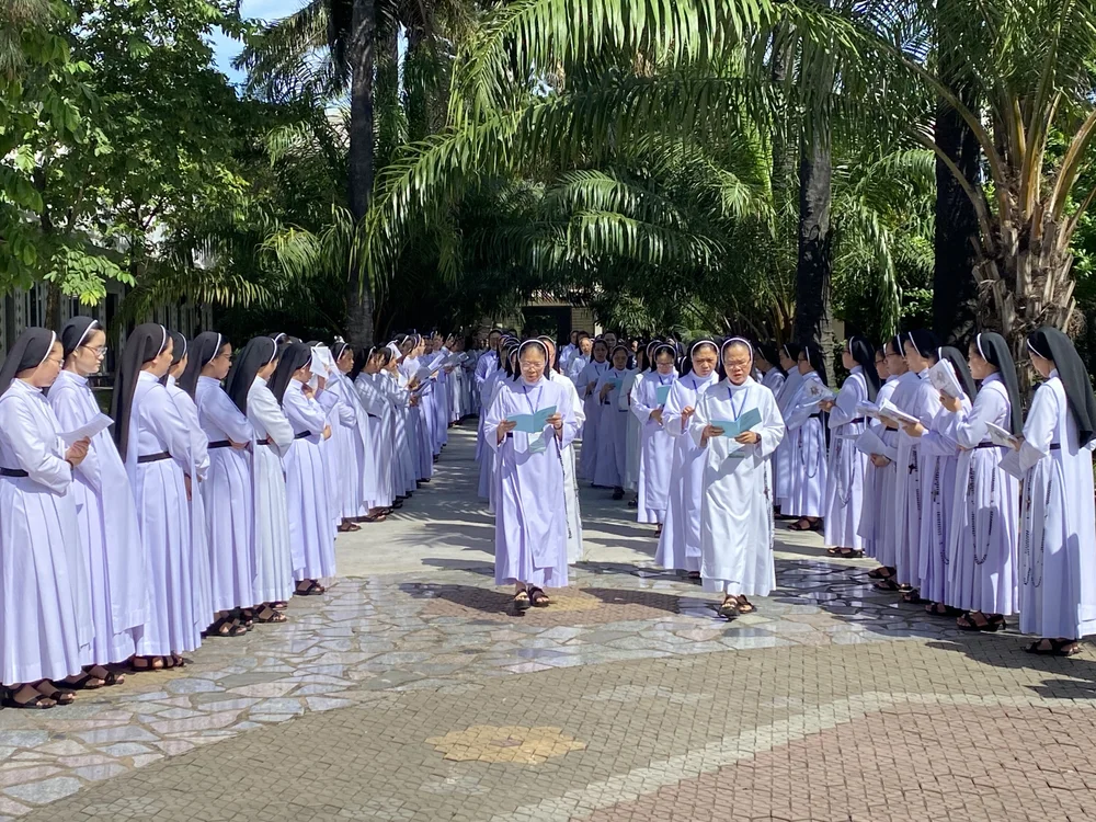 Mừng Tân Bề trên Tổng quyền Teresa — ảnh 2