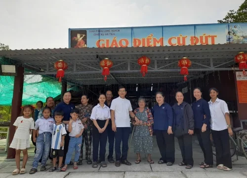 Thăm Giáo điểm Cừ Đứt - Giáo phận Long Xuyên