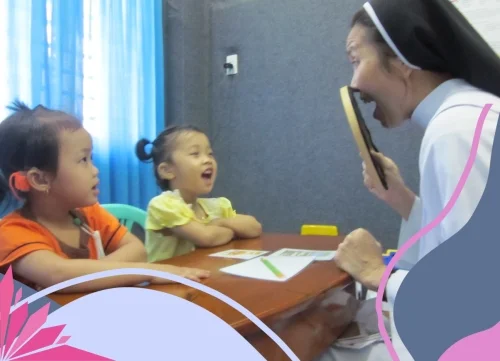 Tìm lại những bước chân của sự hiện diện