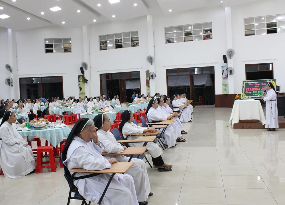 Tin nhanh: Mừng lễ Thánh Catarina Siena — ảnh 15