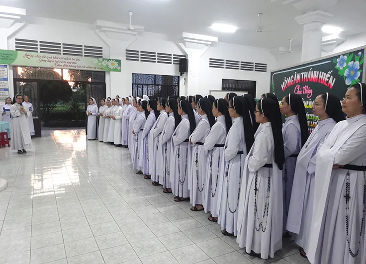 Tri ân Bề trên Tổng quyền, quý Bề trên và quý Dì — ảnh 1