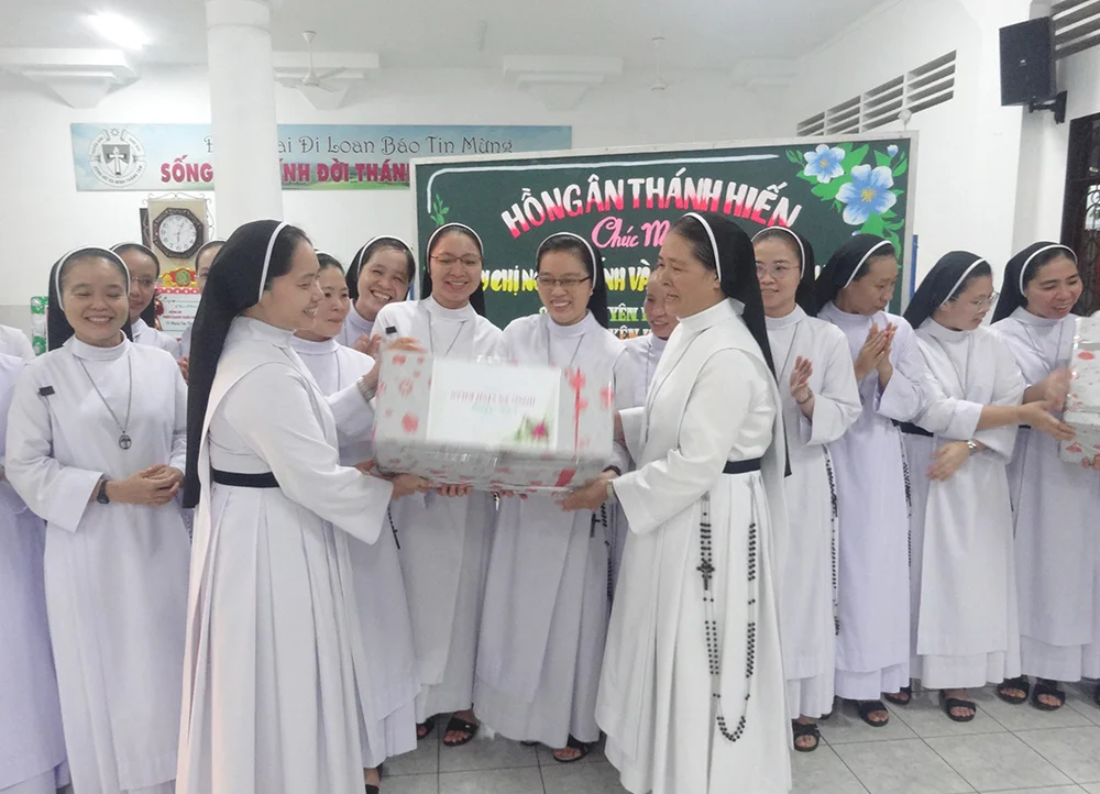 Tri ân Bề trên Tổng quyền, quý Bề trên và quý Dì — ảnh 4