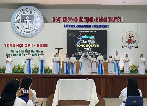 Văn nghệ chào mừng TH XVII - 2025