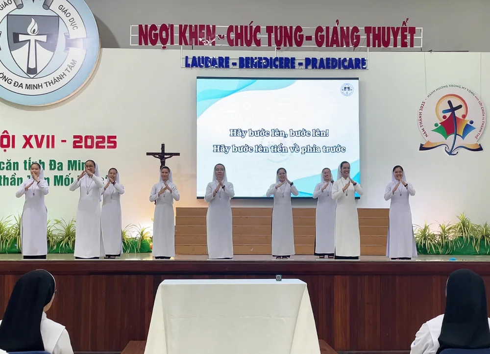Văn nghệ chào mừng TH XVII - 2025 — ảnh 2