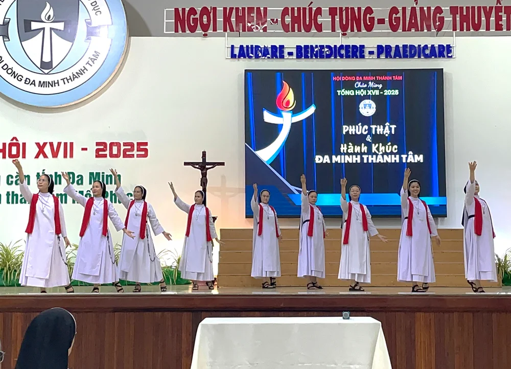 Văn nghệ chào mừng TH XVII - 2025 — ảnh 11
