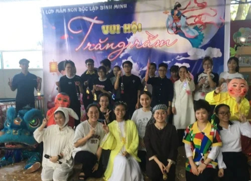 Vầng trăng yêu hy vọng